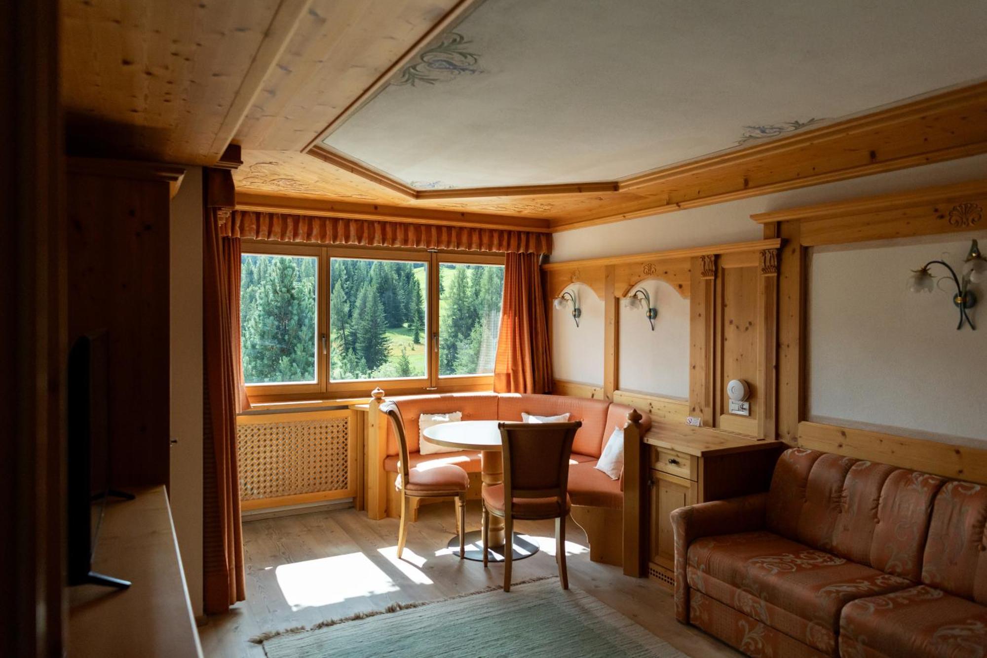 Hotel Gran Paradiso San Cassiano  Esterno foto