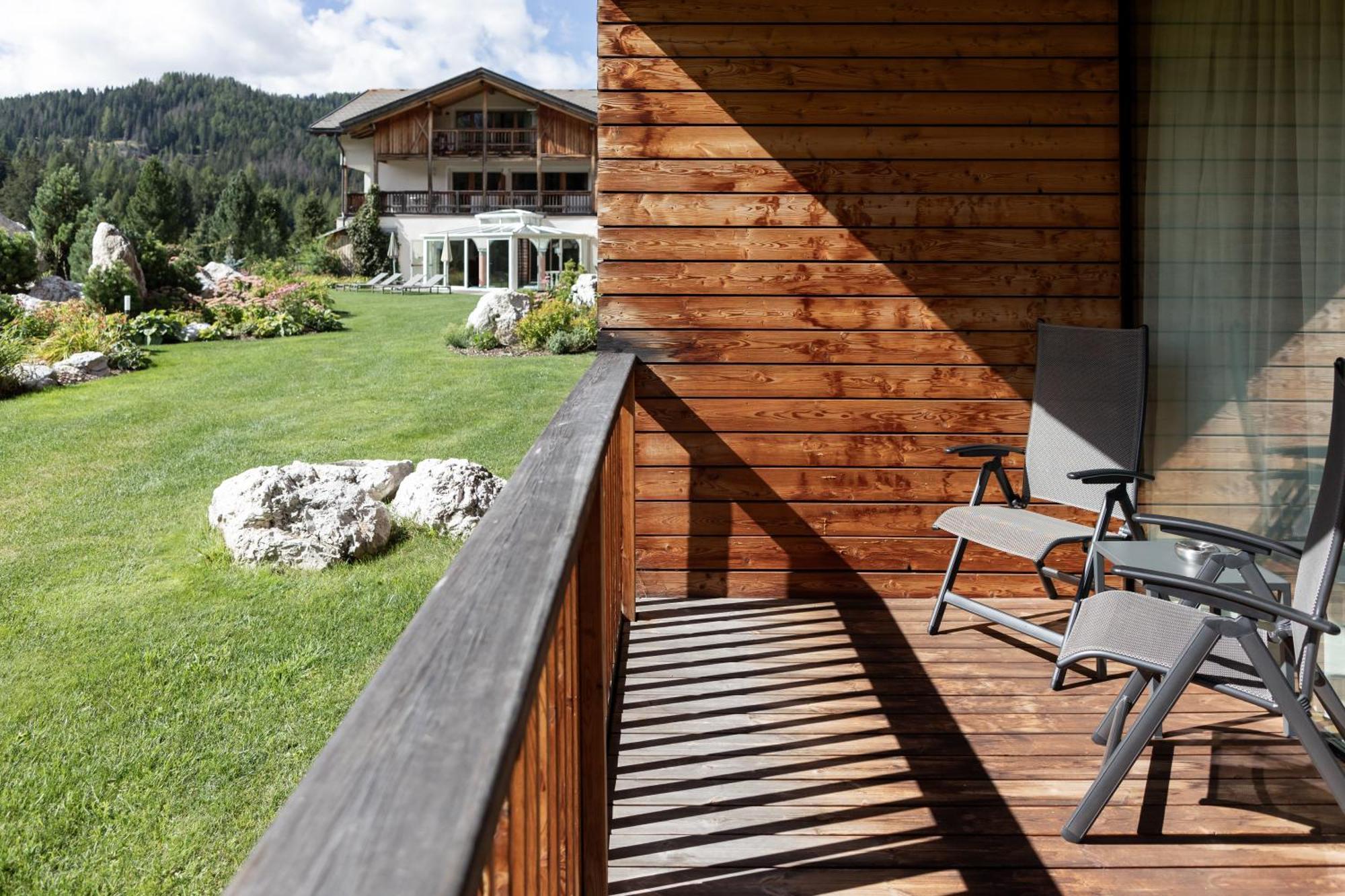 Hotel Gran Paradiso San Cassiano  Esterno foto
